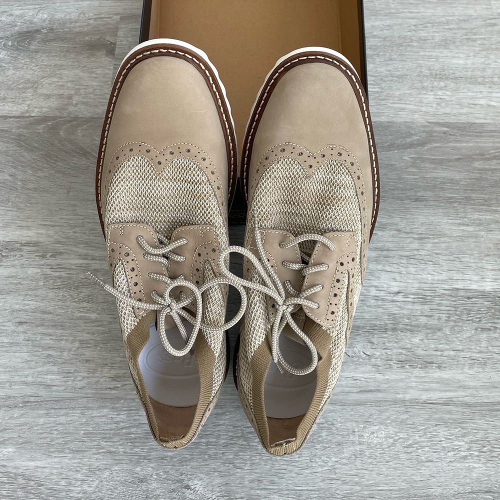 New, never worn Bass shoes with original box.